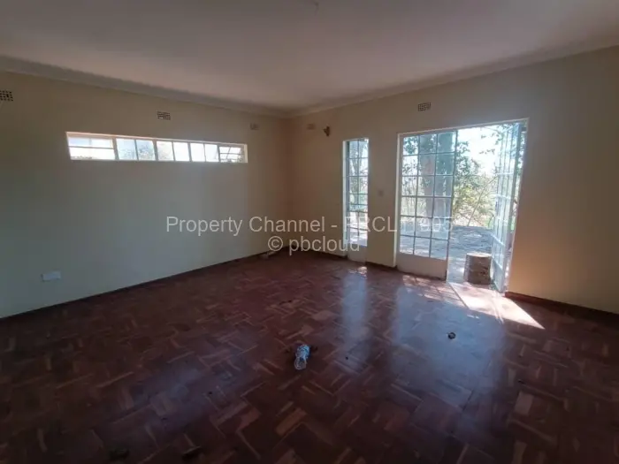 2 Bedroom Cottage/Garden Flat to Rent in Glen Forest