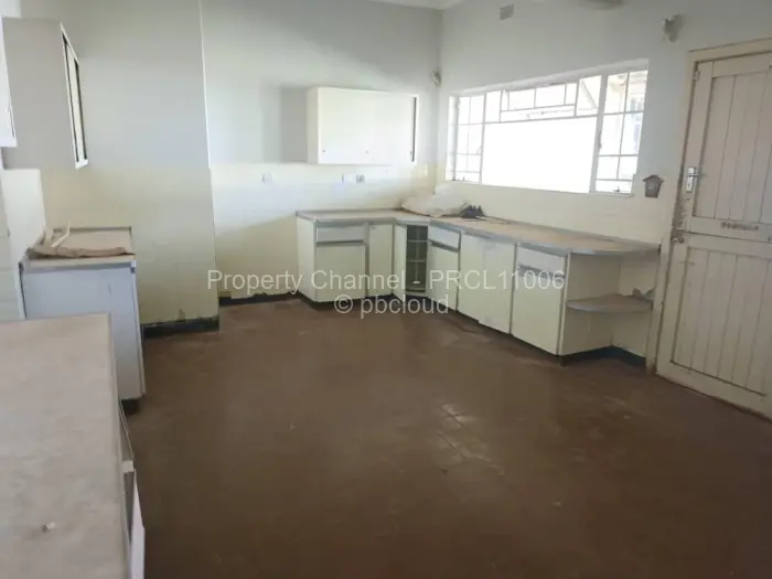4 Bedroom House to Rent in Glen Forest
