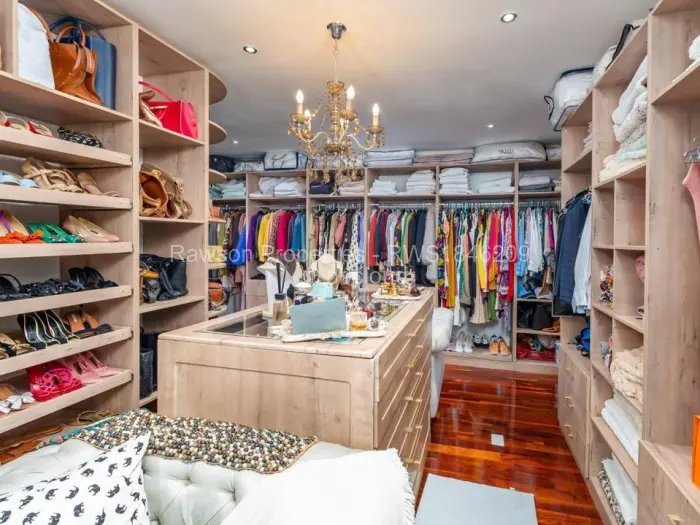 6 Bedroom House for Sale in Mount Pleasant, Harare