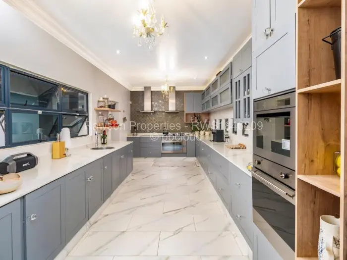 6 Bedroom House for Sale in Mount Pleasant, Harare