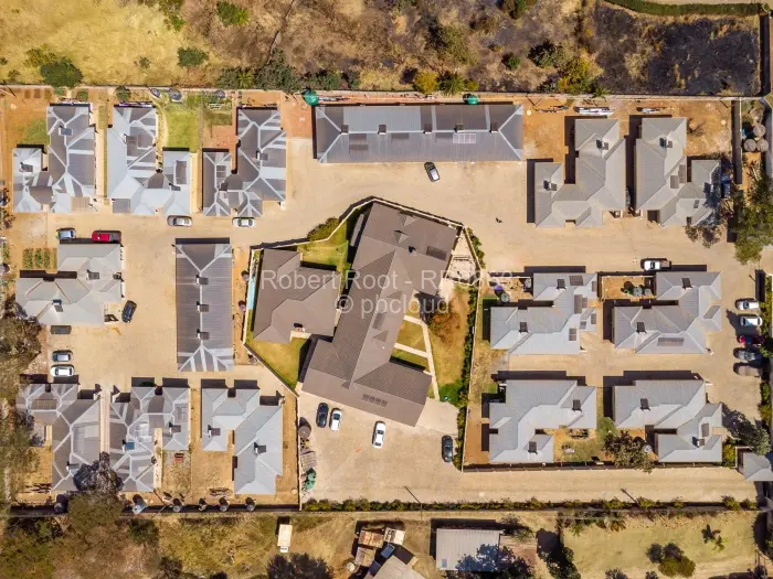 Townhouse/Cluster for Sale in Bluff Hill, Harare