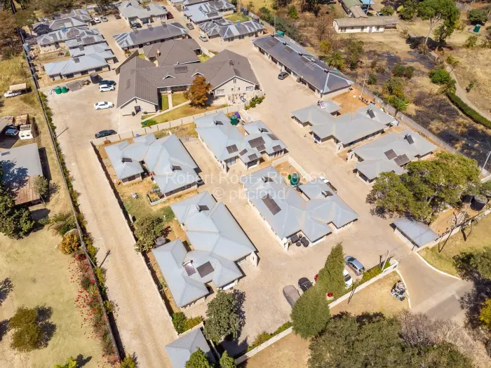 Townhouse/Cluster for Sale in Bluff Hill, Harare