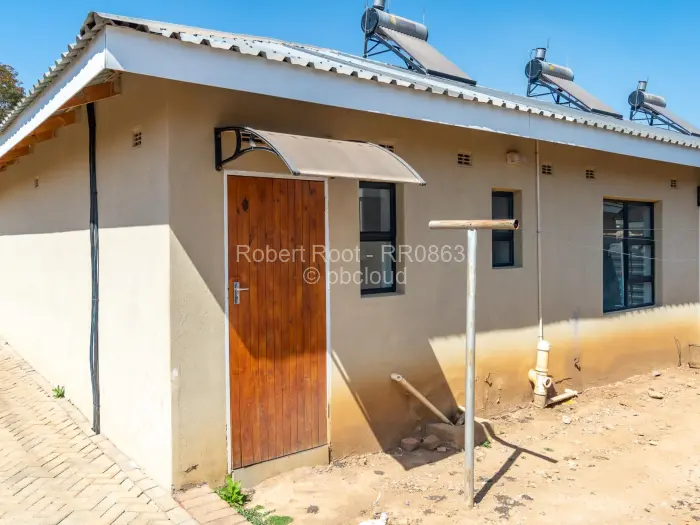Townhouse/Cluster for Sale in Bluff Hill, Harare
