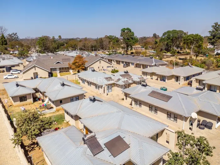 Townhouse/Cluster for Sale in Bluff Hill, Harare