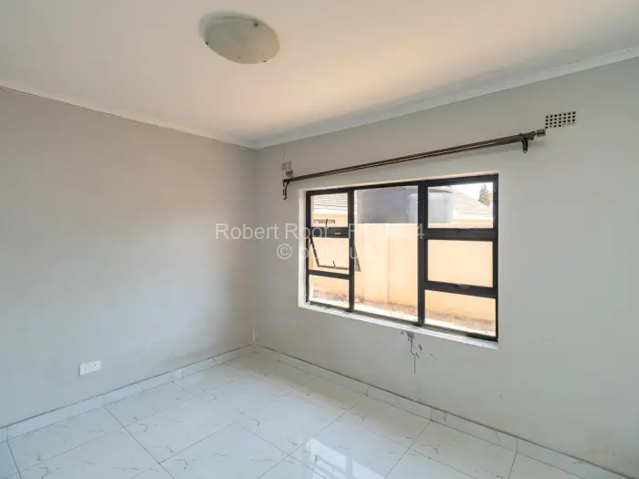 Townhouse/Cluster for Sale in Bluff Hill, Harare