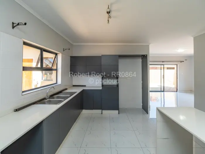 Townhouse/Cluster for Sale in Bluff Hill, Harare