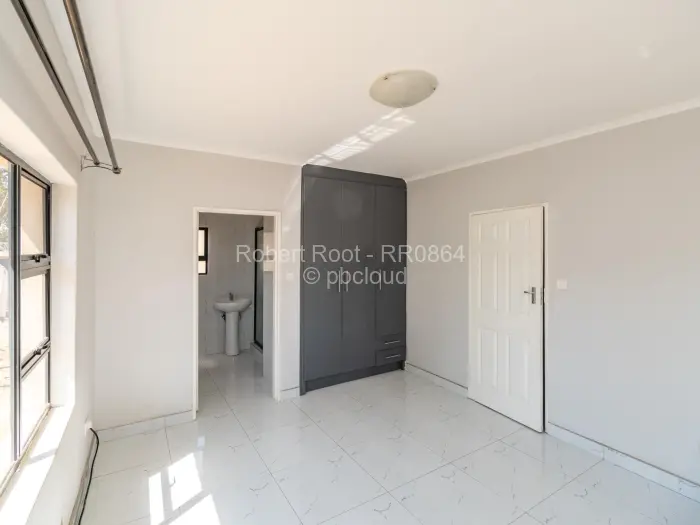 Townhouse/Cluster for Sale in Bluff Hill, Harare