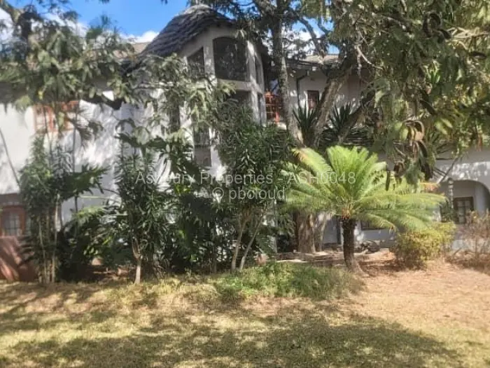 6 Bedroom House for Sale in Glen Lorne, Harare