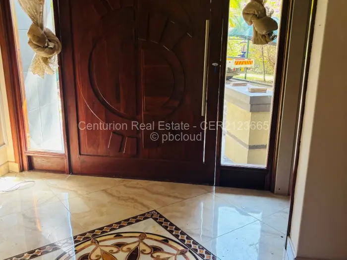 10 Bedroom House to Rent in Greendale North, Harare
