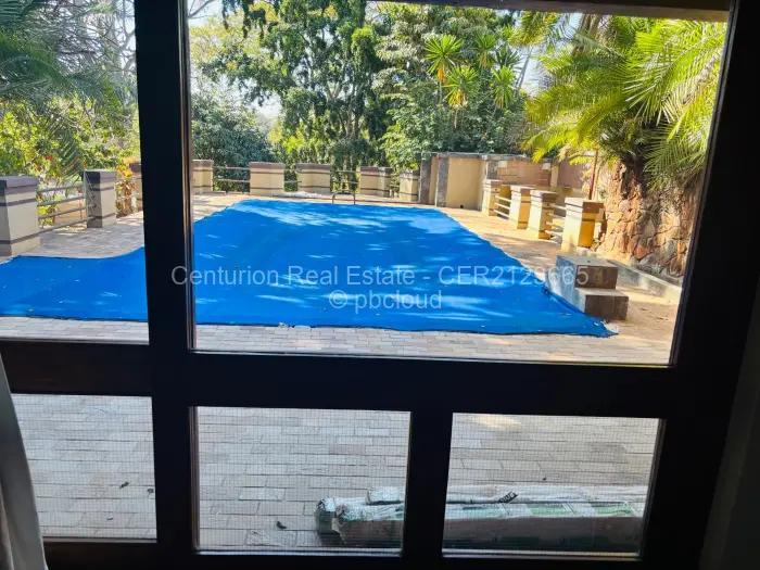 10 Bedroom House to Rent in Greendale North, Harare