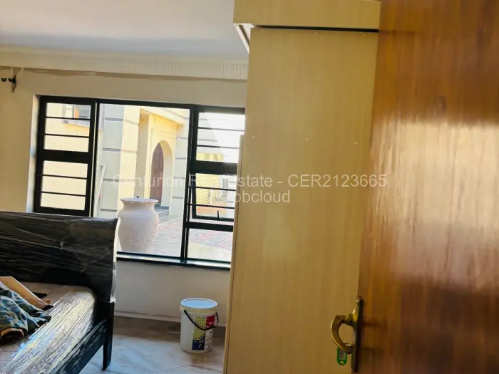 10 Bedroom House to Rent in Greendale North, Harare