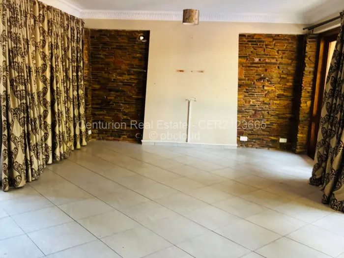 10 Bedroom House to Rent in Greendale North, Harare