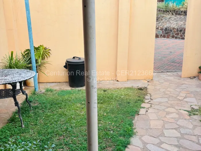 1 Bedroom Cottage/Garden Flat to Rent in Glen Lorne