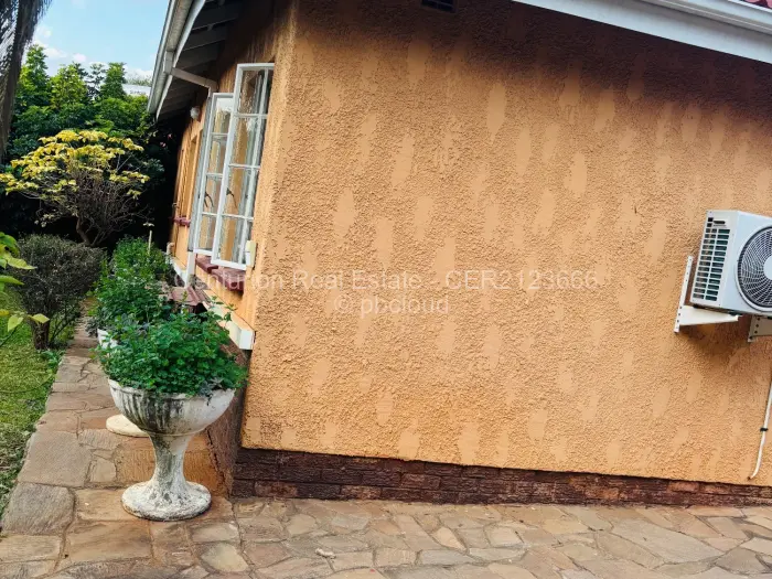 1 Bedroom Cottage/Garden Flat to Rent in Glen Lorne