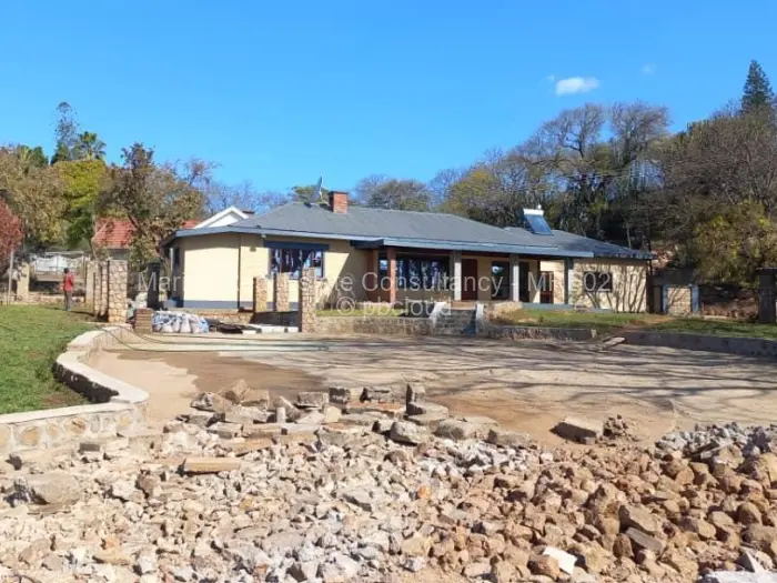 4 Bedroom House for Sale in Hillside Byo, Bulawayo