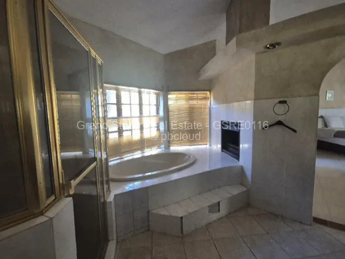 6 Bedroom House for Sale in Glen Lorne, Harare