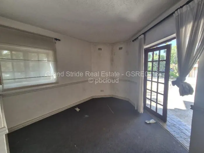 6 Bedroom House for Sale in Glen Lorne, Harare