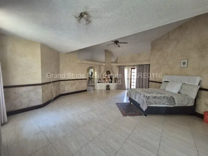 6 Bedroom House for Sale in Glen Lorne, Harare