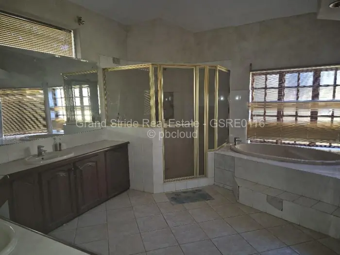 6 Bedroom House for Sale in Glen Lorne, Harare