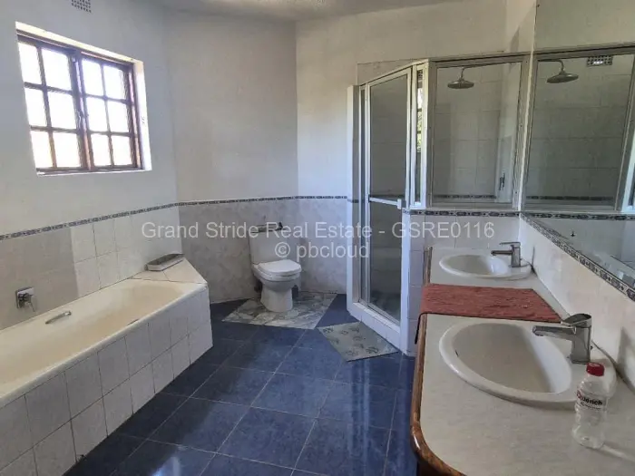 6 Bedroom House for Sale in Glen Lorne, Harare