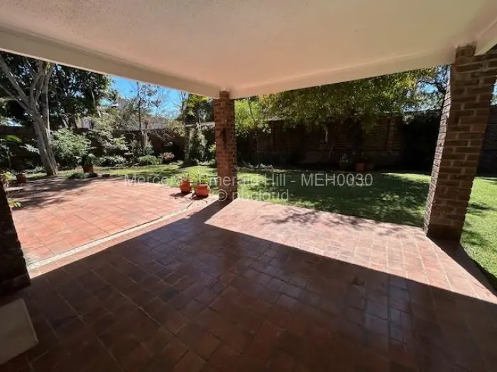 Townhouse/Complex/Cluster to Rent in Newlands