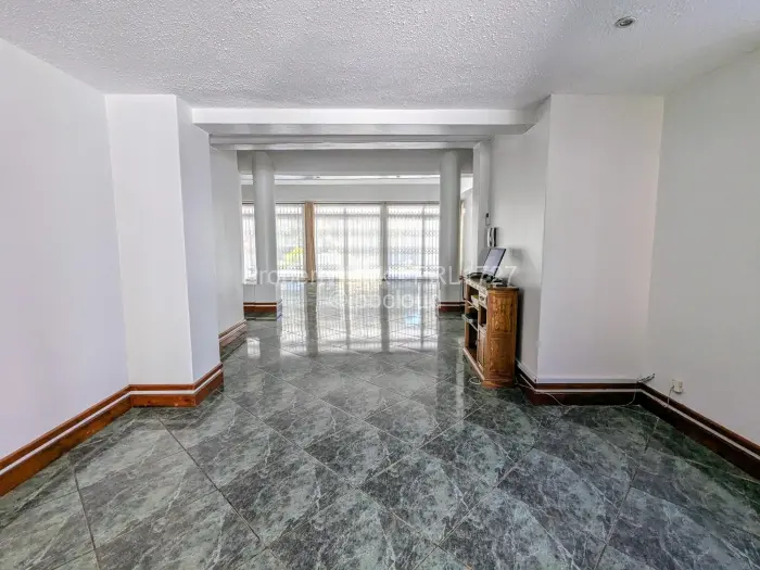 5 Bedroom House to Rent in Alexandra Park