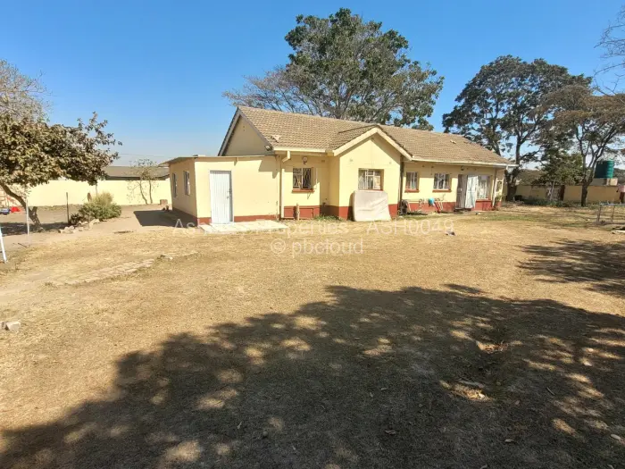 4 Bedroom House for Sale in Waterfalls, Harare