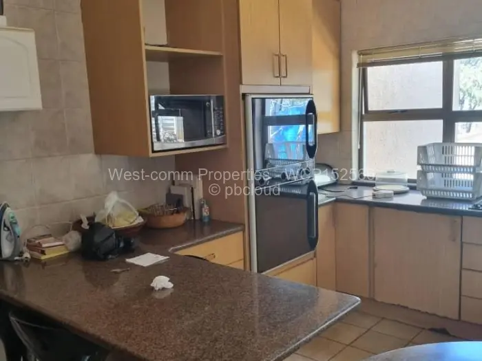 6 Bedroom House for Sale in Glen Lorne, Harare