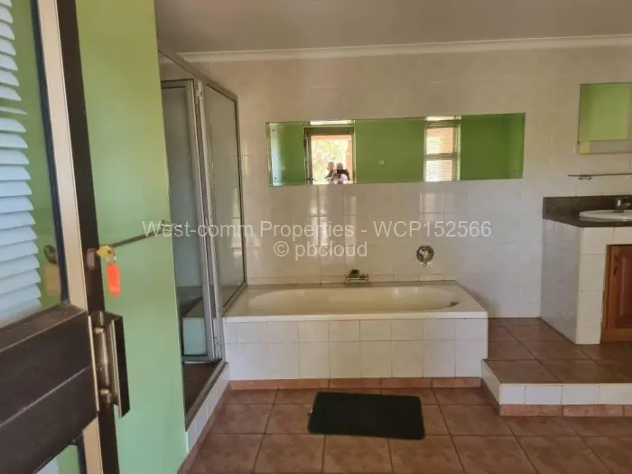 6 Bedroom House for Sale in Glen Lorne, Harare
