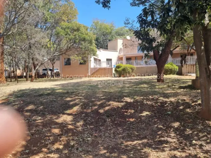 6 Bedroom House for Sale in Glen Lorne, Harare