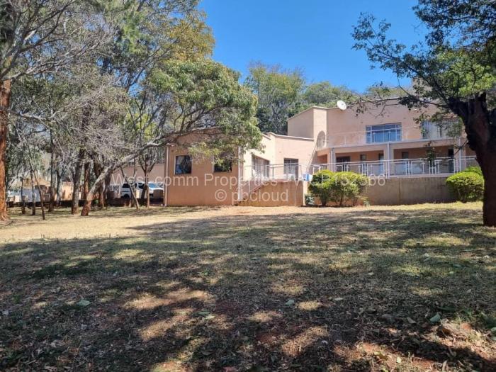 6 Bedroom House for Sale in Glen Lorne, Harare