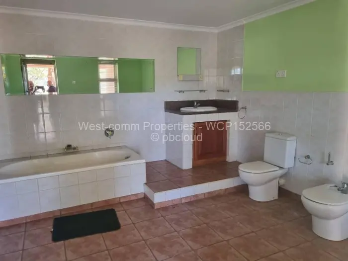 6 Bedroom House for Sale in Glen Lorne, Harare