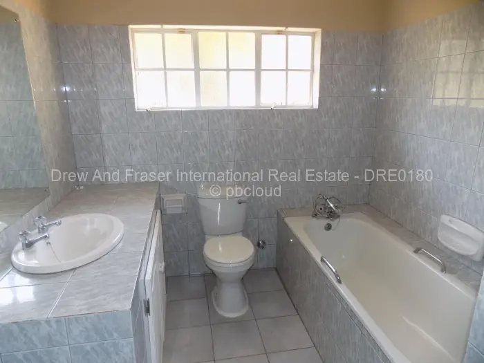 Townhouse/Complex/Cluster to Rent in Highlands
