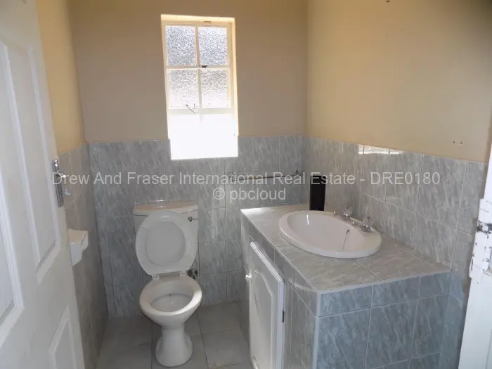 Townhouse/Complex/Cluster to Rent in Highlands