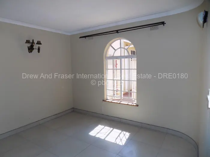 Townhouse/Complex/Cluster to Rent in Highlands