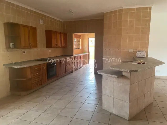 Townhouse/Cluster for Sale in Chisipite, Harare
