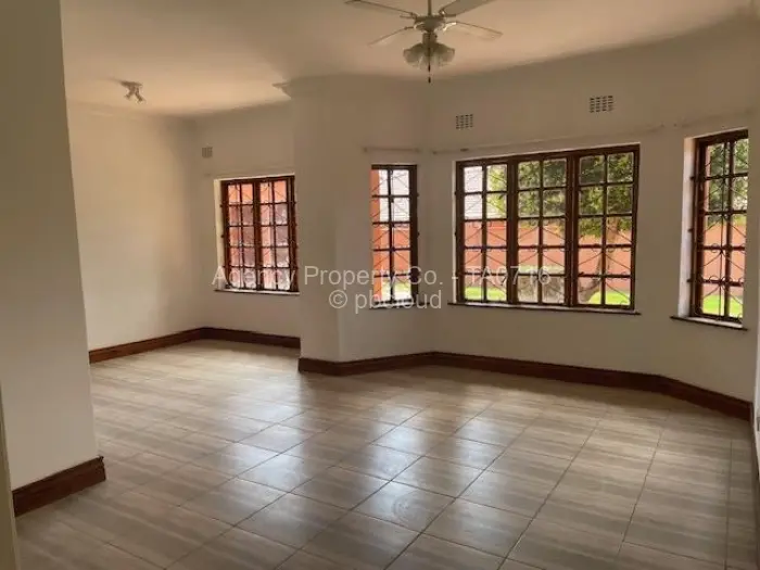 Townhouse/Cluster for Sale in Chisipite, Harare