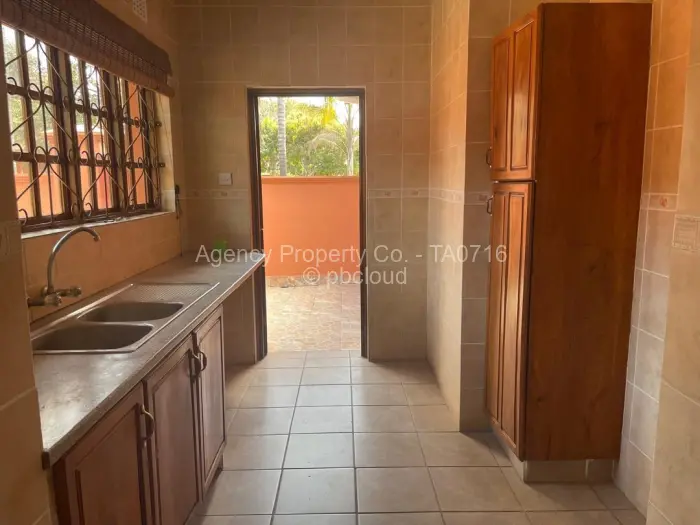 Townhouse/Cluster for Sale in Chisipite, Harare