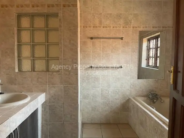 Townhouse/Cluster for Sale in Chisipite, Harare