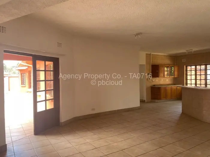 Townhouse/Cluster for Sale in Chisipite, Harare