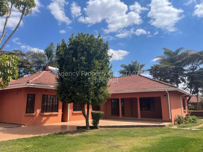 Townhouse/Cluster for Sale in Chisipite, Harare