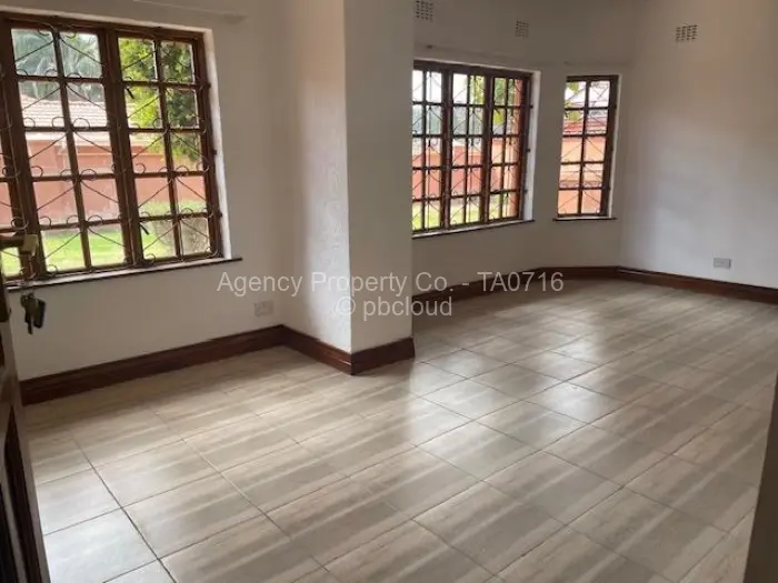 Townhouse/Cluster for Sale in Chisipite, Harare
