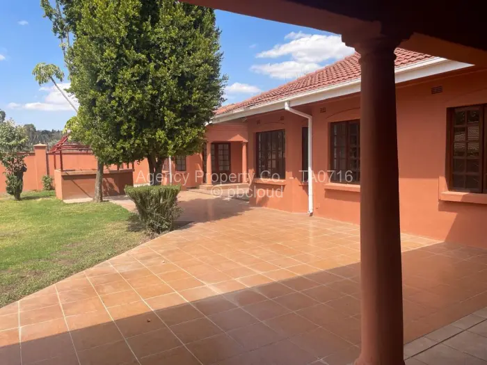 Townhouse/Cluster for Sale in Chisipite, Harare