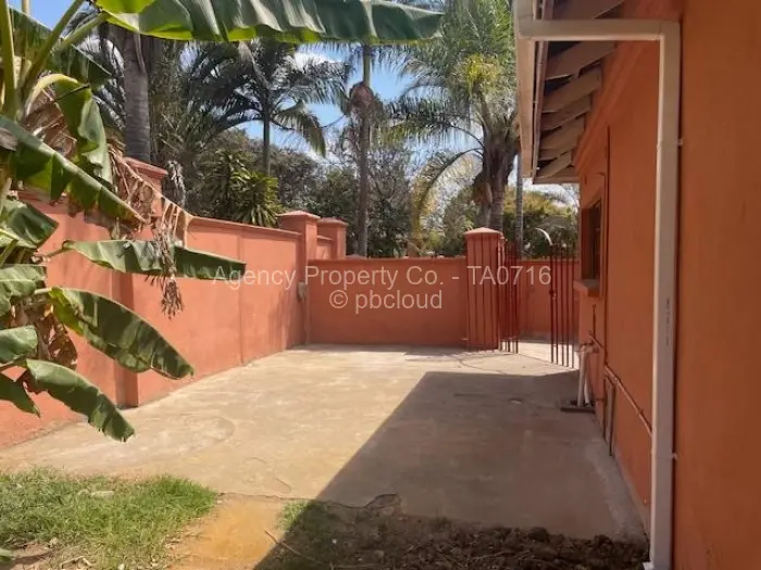 Townhouse/Cluster for Sale in Chisipite, Harare