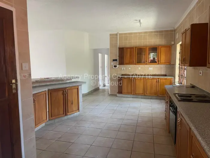 Townhouse/Cluster for Sale in Chisipite, Harare