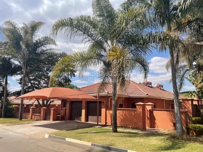 Townhouse/Cluster for Sale in Chisipite, Harare