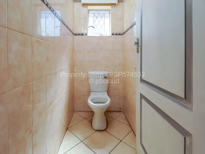 6 Bedroom House to Rent in Mount Pleasant