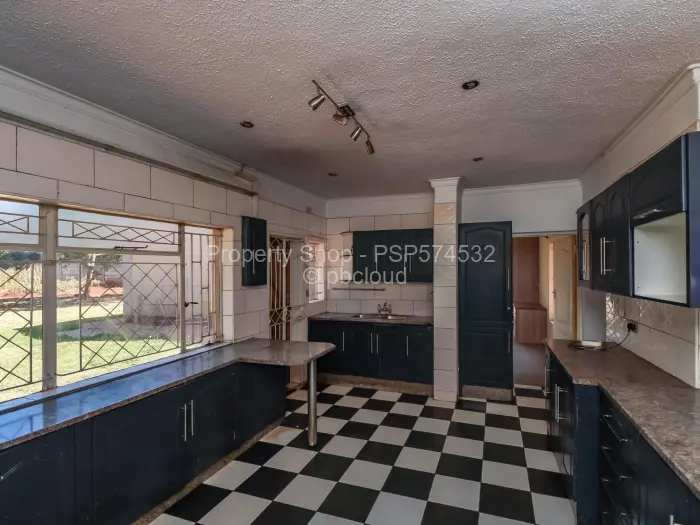 6 Bedroom House to Rent in Mount Pleasant