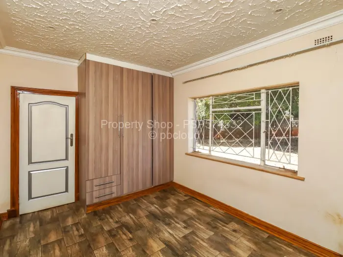 6 Bedroom House to Rent in Mount Pleasant