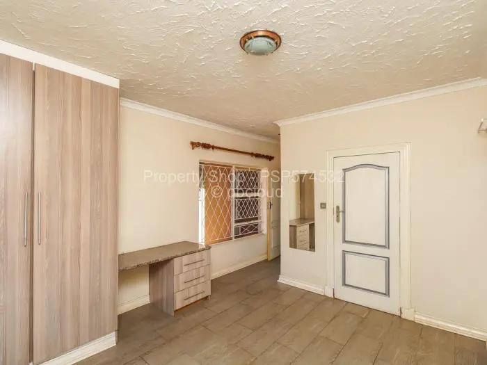 6 Bedroom House to Rent in Mount Pleasant